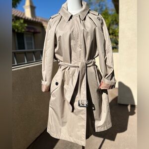 ✨Authentic BURBERRY Trench Coat- never worn